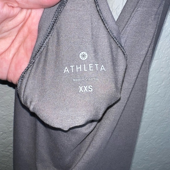 BNWOT Athleta Gray Tank Top - Picture 5 of 7